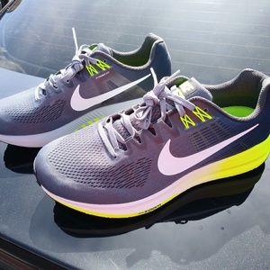 Nike Air Zoom Structure 21 WIDE 4E Gray/Volt